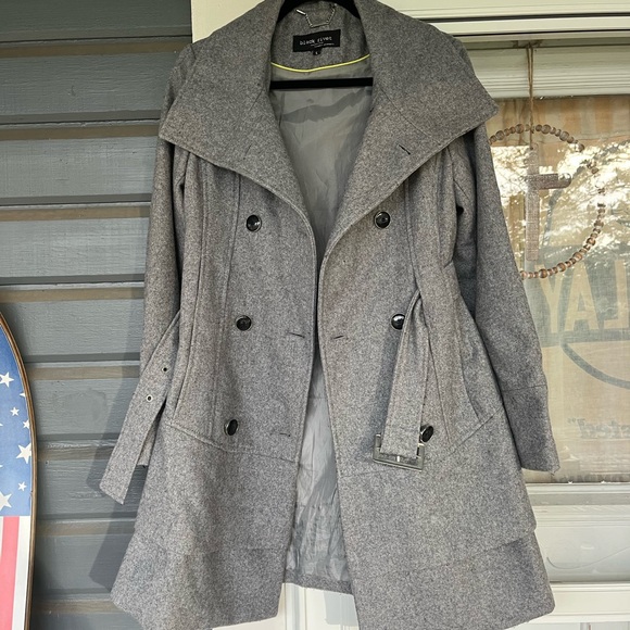 Beautiful black rivet wool blend dress coat fit and flare pea coat - Picture 4 of 6
